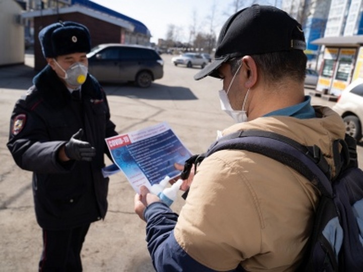 МВД перевели памятки по профилактики коронавируса для мигрантов