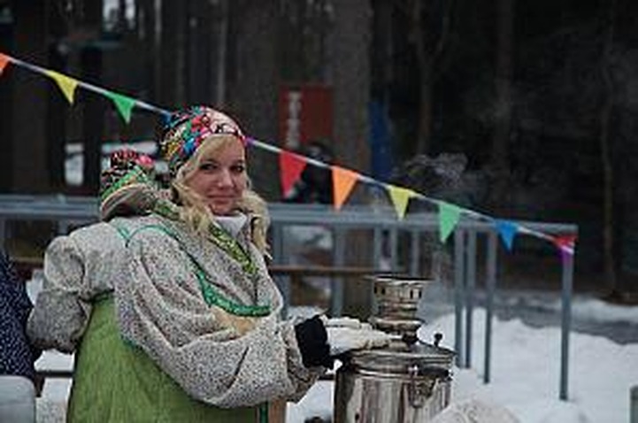 Жители Петербурга отпразднуют Масленицу не отходя от кассы