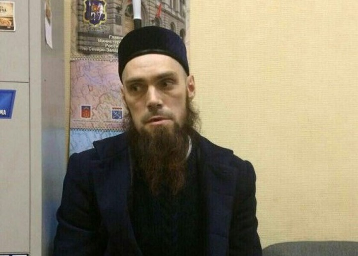 Ошибочно названный террористом мужчина в тюбетейке пожаловался на травлю