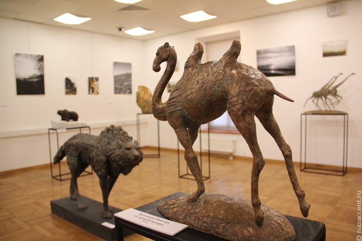 Выставка бурятских скульпторов Виктора Эрдынеева и Василисы Липатовой - Национальный акцент