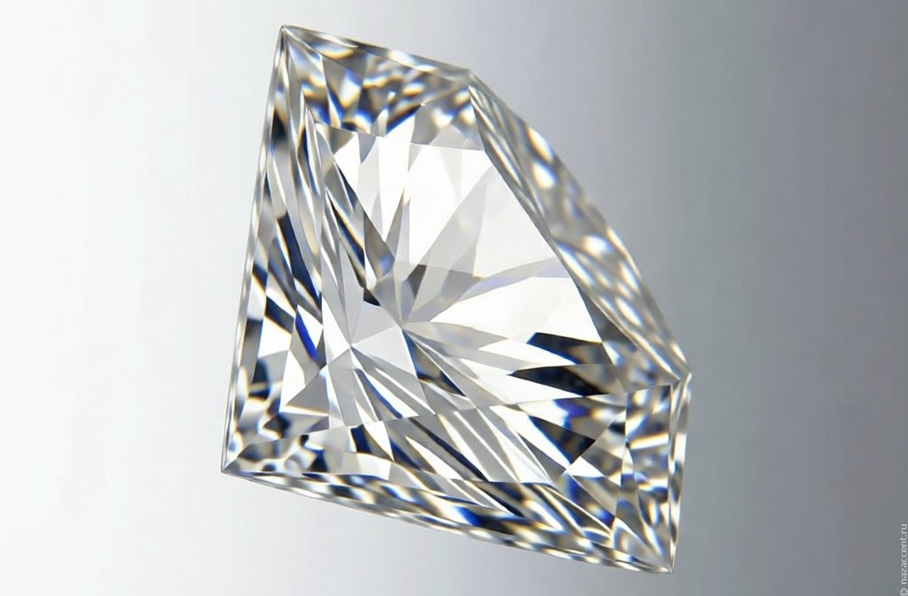 Добытый в Якутии крупный алмаз назовут в честь Года единства народов России