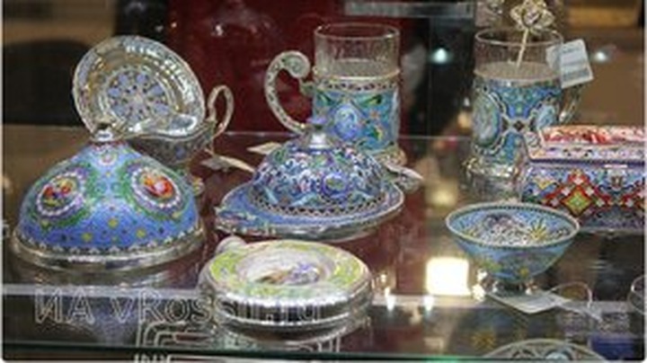 В Липецке открылась выставка ростовской финифти