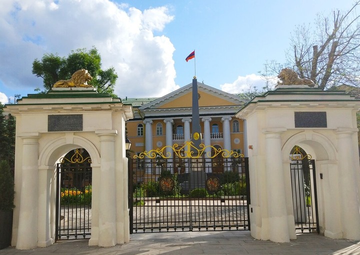 Посол Армении в России назвал ночные столкновения в столице провокацией