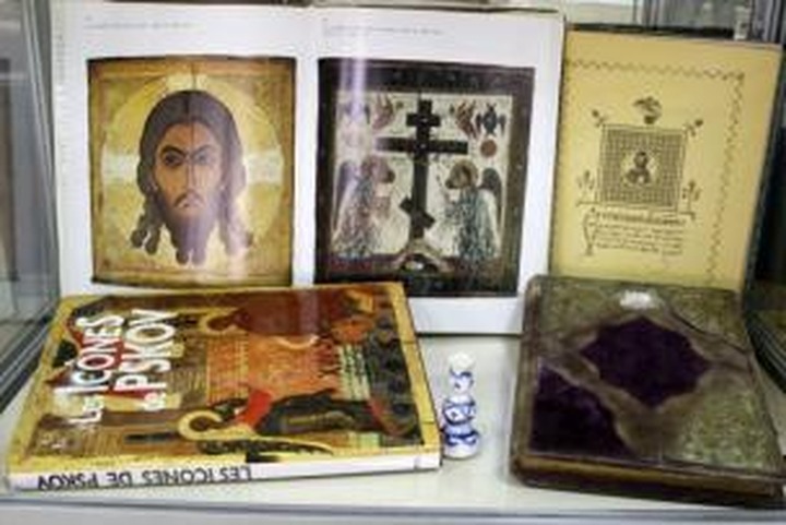 Книжно-иллюстративная выставка "Мы – славяне" открылась в Ставрополе