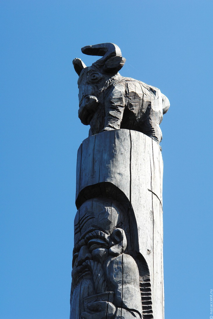 Шаманский обряд у статуи Усан-Лопсона - Национальный акцент