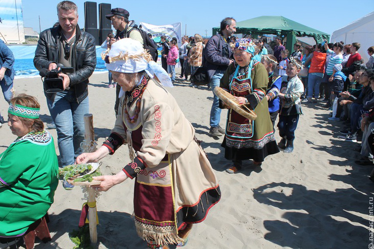 На Сахалине задобрили духа моря