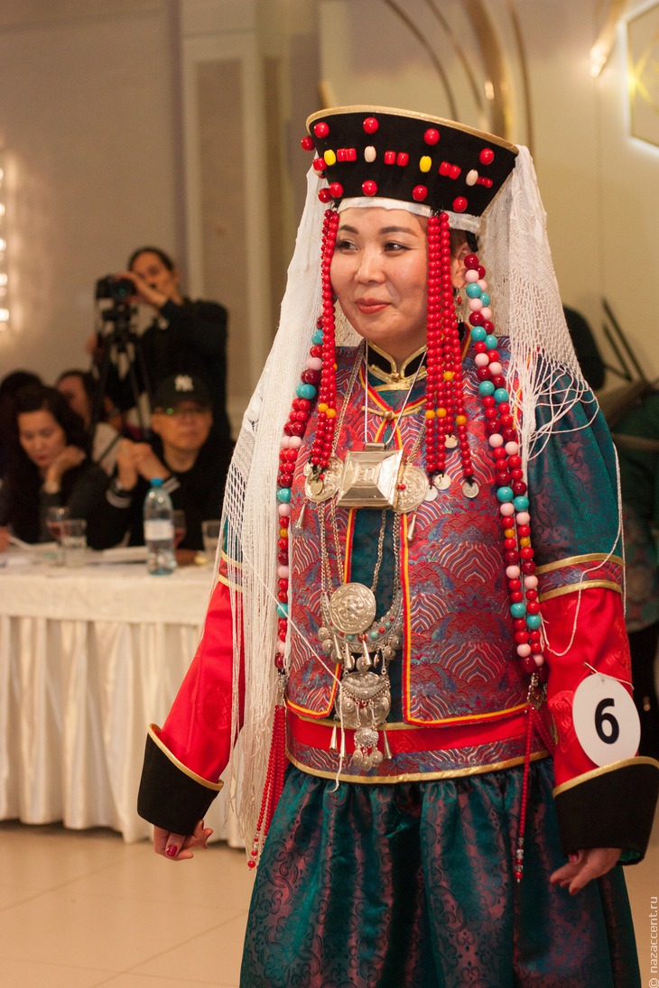 Фестиваль родовых костюмов в Бурятии - Национальный акцент