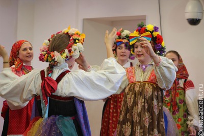 К акции "Надень народное на День России" присоединились представители 67 регионов страны