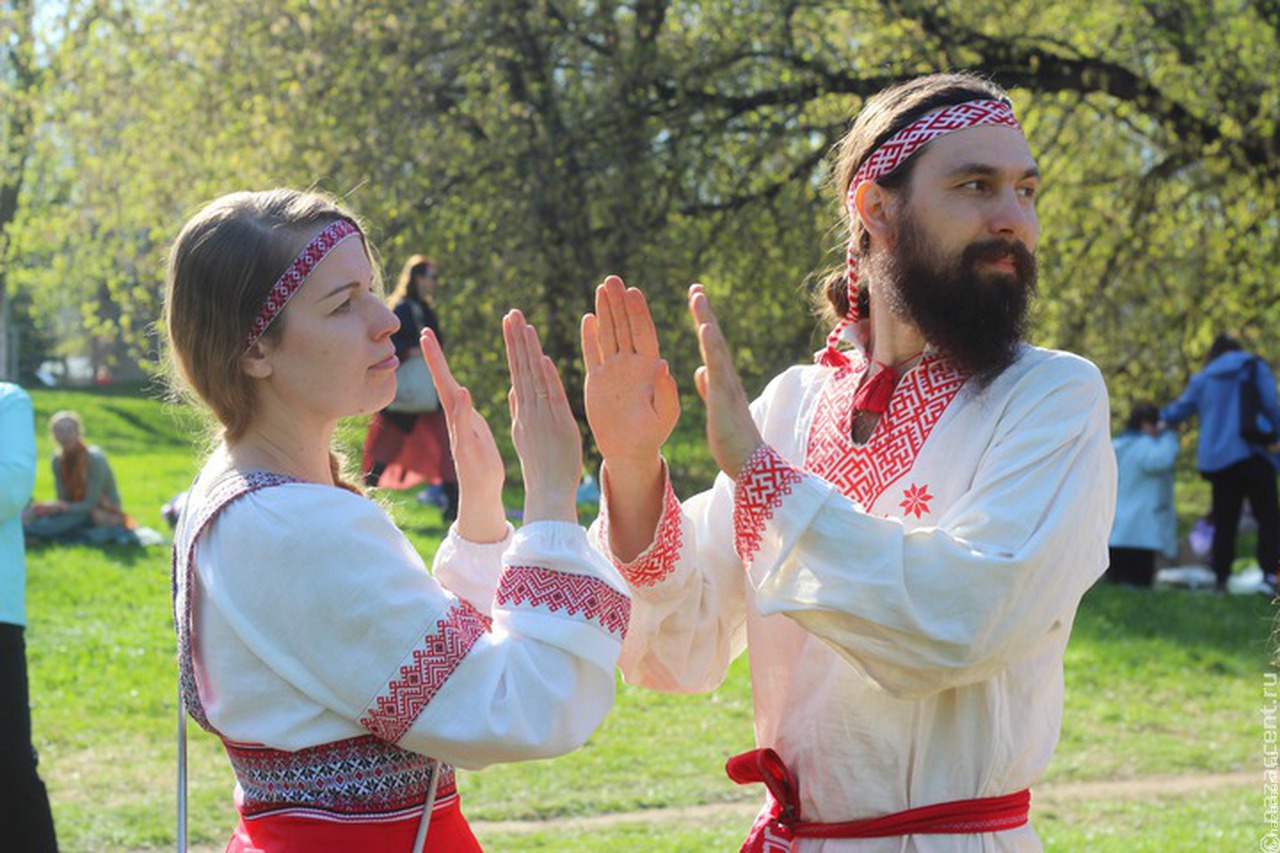 Единый день фольклора отметят по всей России концертами и флешмобами