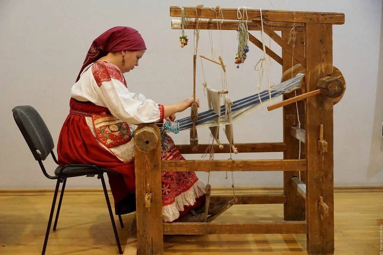 В России входят в моду старинные ткацкие станки