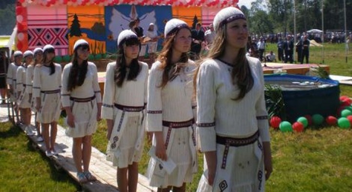 В Татарстане отпраздновали Гырон быдтон и выбрали удмуртскую красавицу