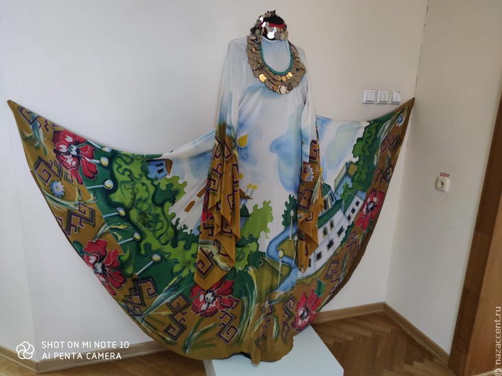 Выставка национального костюма "Золотая россыпь веков" в Чувашии - Национальный акцент