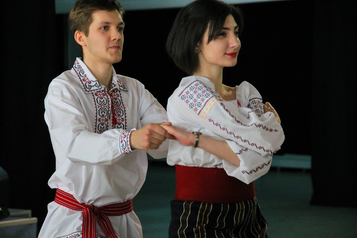 Молдавский праздник встречи весны "Мэрцишор"