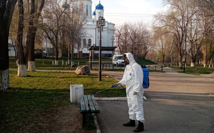 Казаки Ростовской области дезинфицируют городские улицы
