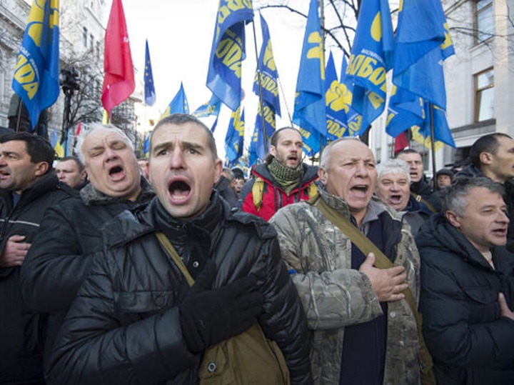 Эксперты предложили ввести для беженцев с Украины "Карту русского"