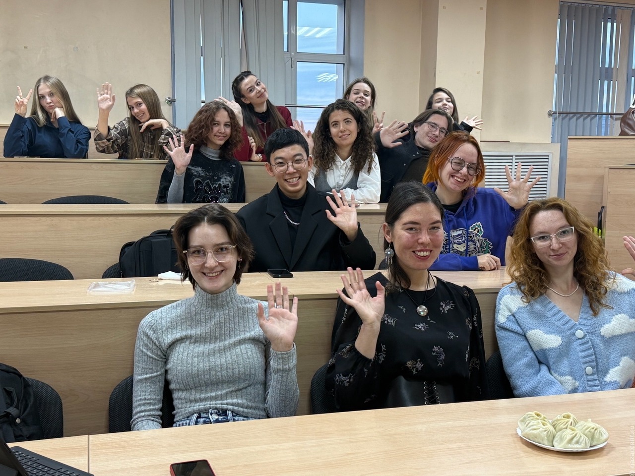 Губная гармошка и казан для плова. Как стартовала Школа межэтнической журналистики в Иркутске 