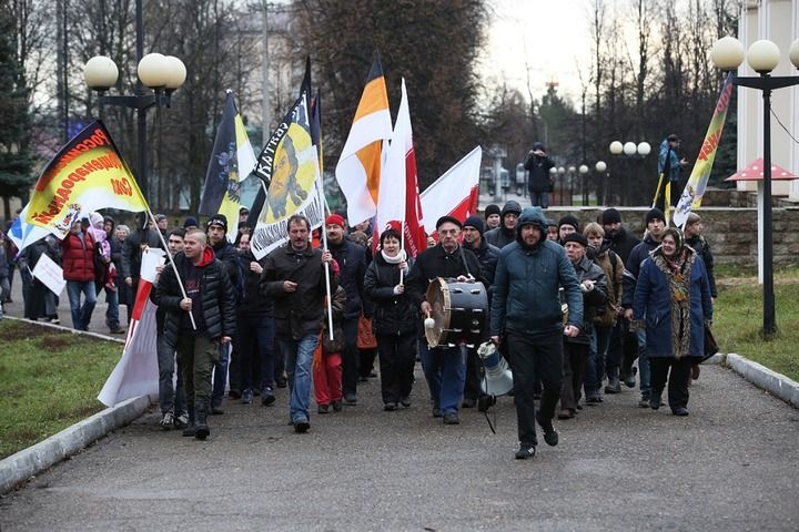 Участники "Русского марша" в Казани кричали "Татарлар, алга!"