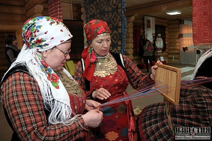 Жители Ижевска могут поработать на старинных станках-компьютерах