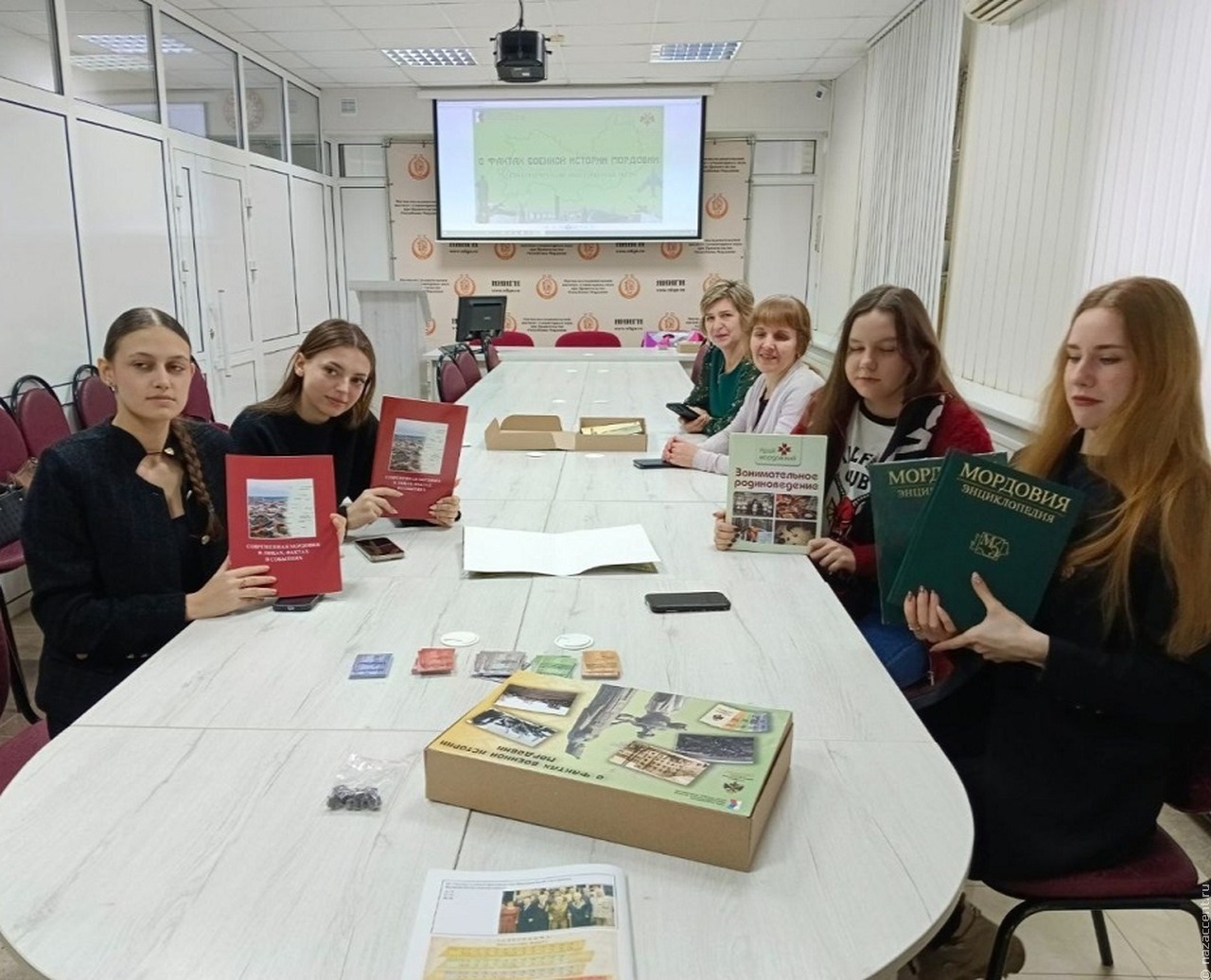 Будущим журналистам рассказали о Сурском рубеже