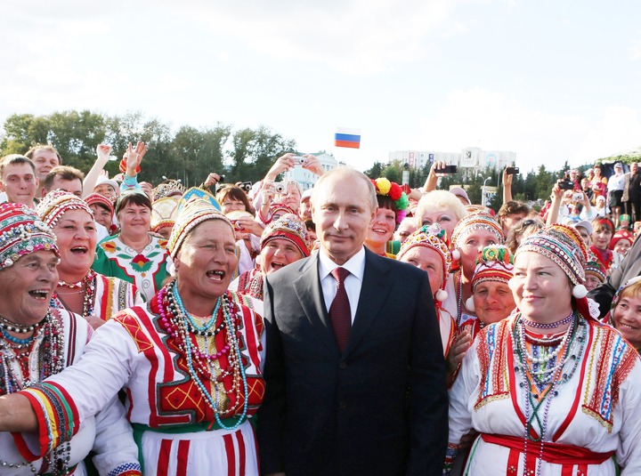 Путин: Регионы должны активнее развивать этнокультурные бренды