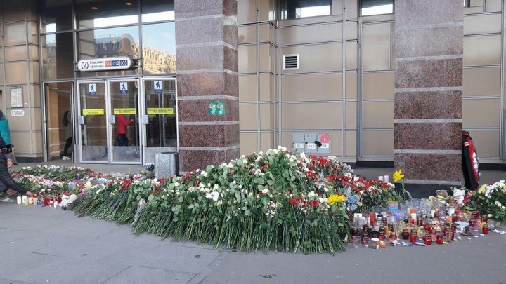 Кавказская молодежь почтила память жертв взрыва в метро Санкт-Петербурга