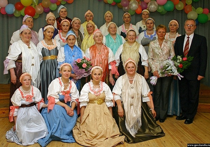 Поморский народный хор отмечает 75-летие