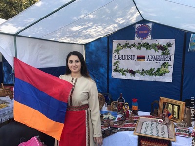 Почему армяне празднуют 8 Марта целый месяц?
