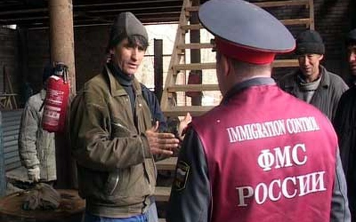Глава Подмосковья попросил УФМС и полицию не допустить притока нелегалов