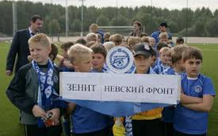 Молодежной политикой в Петербурге займутся лидер фанатов и глава бурятского общества