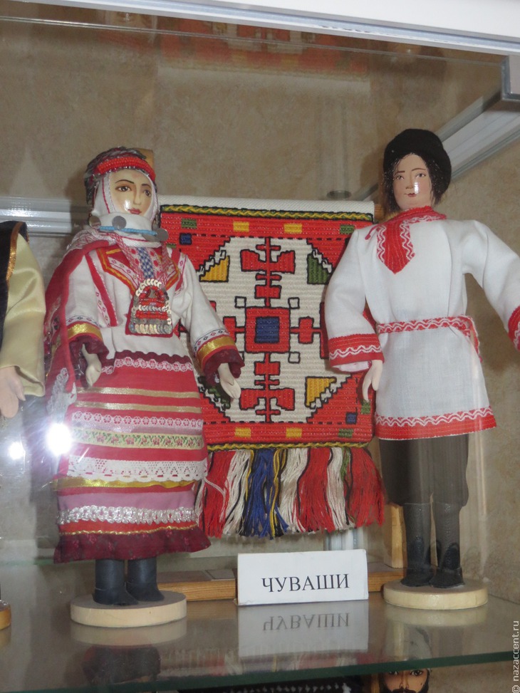 Куклы в национальных костюмах - Национальный акцент