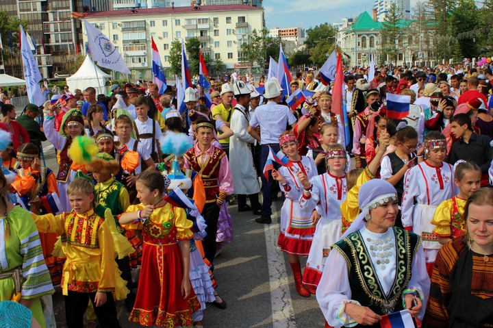 Парад дружбы народов России в Самаре
