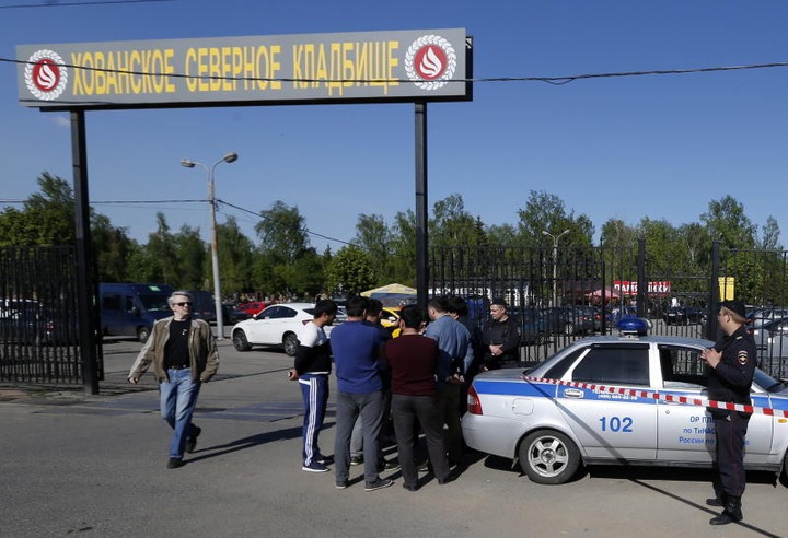 Участников драки на Хованском кладбище пообещали наказать вне зависимости от национальностей