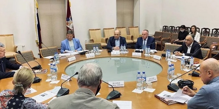 Владимир Зорин оставил пост председателя общественного совета Московского дома национальностей