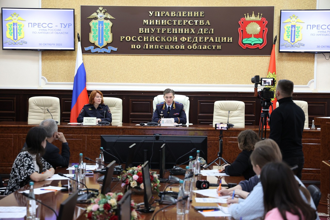 Студенты учились обрабатывать большой объём информации с пресс-конференции