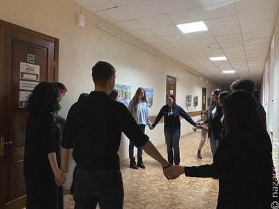 Студенты из Иркутска научились танцевать бурятский ехор