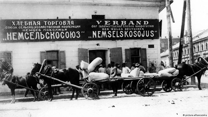 В Красноярске начали публиковать архивы с именами репрессированных поволжских немцев