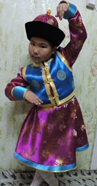 Бурятский национальный костюм детский