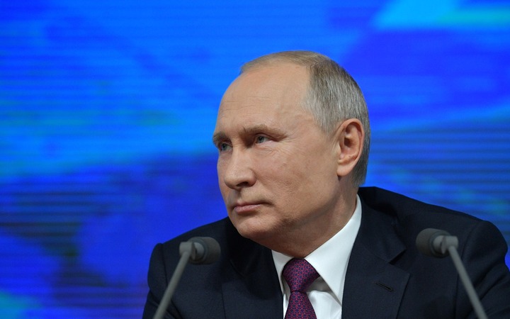 Путин подписал закон о смягчении 282-й статьи