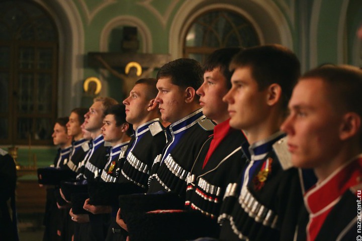 Ставропольские полицейские поблагодарили юных казаков за спасение девушки