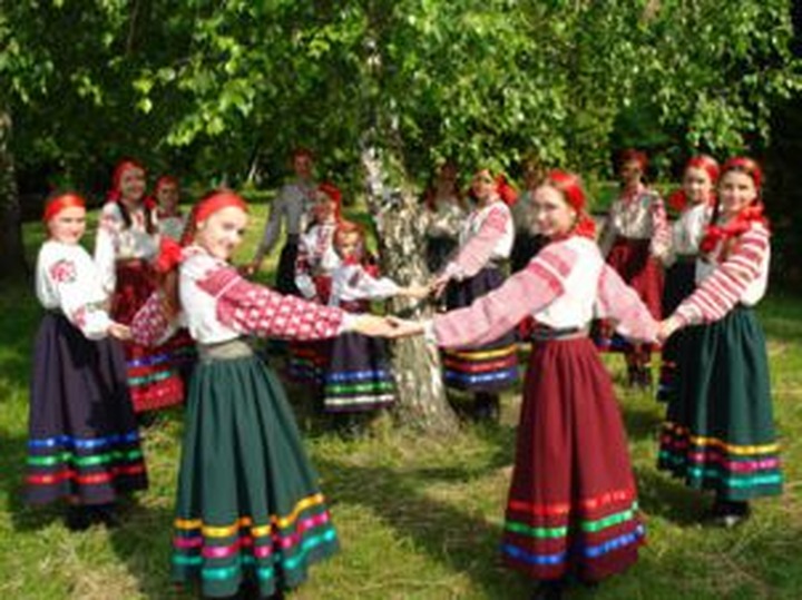 Гостей краснодарских "Зеленых святок" встречала русалака