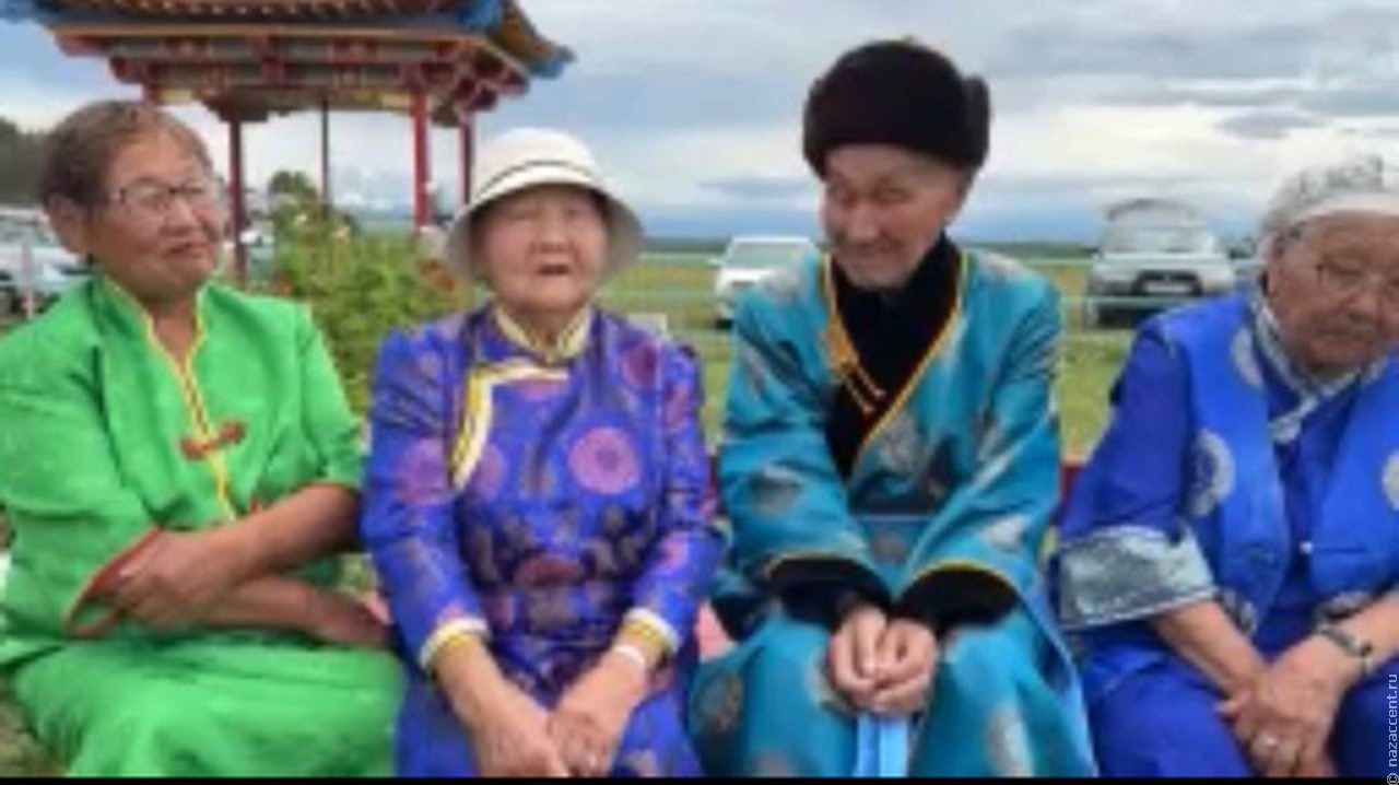 В создании телепередачи "ТОЛИ ТВ" приняла участие слушательница Школы межэтнической журналистики Нарана Журова