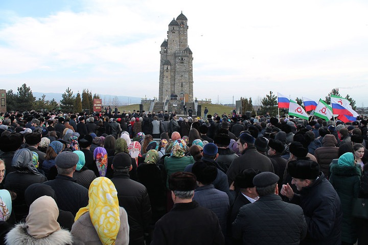 Память жертв депортации ингушского народа почтили 10 тысяч человек