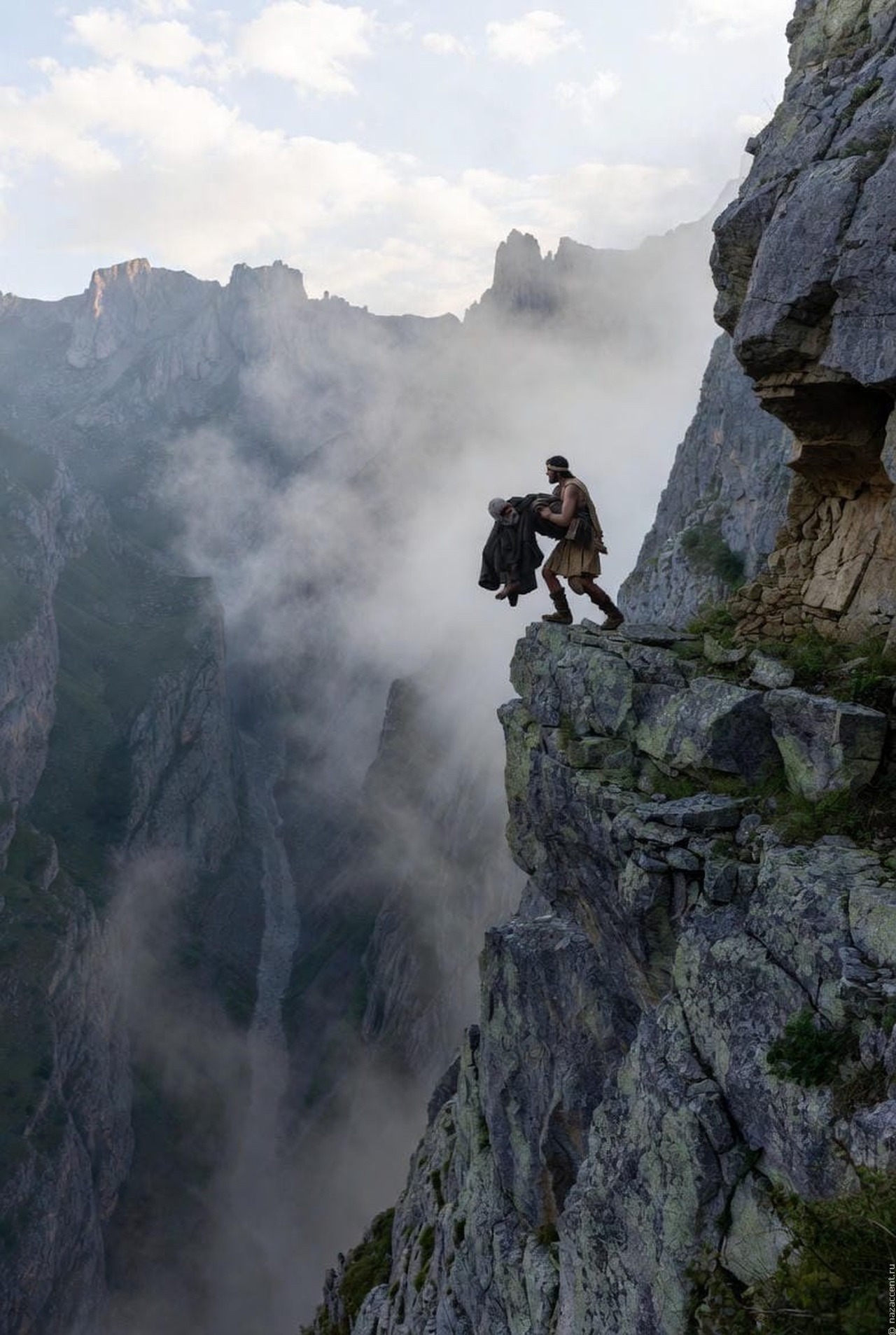 "Овраг, куда сбрасывали стариков"