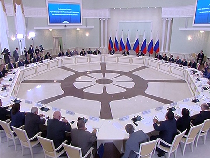 Путин изменил состав Совета по межнациональным отношениям