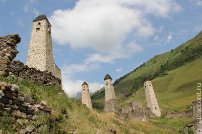 Этнографический музей со смотровой башней постоят в горах Ингушетии