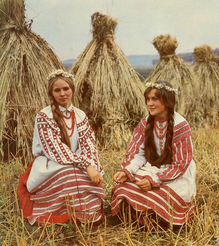 Белорусский народный костюм: стройный образ - Национальный акцент