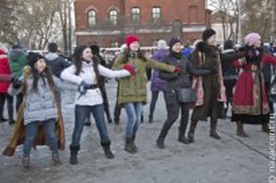 Студенты Школы межэтнической журналистики станцевали ехор в Иркутске 
