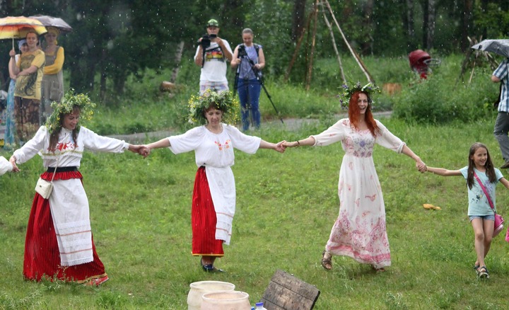 Сибирские прибалты отметили в Красноярске Янов день