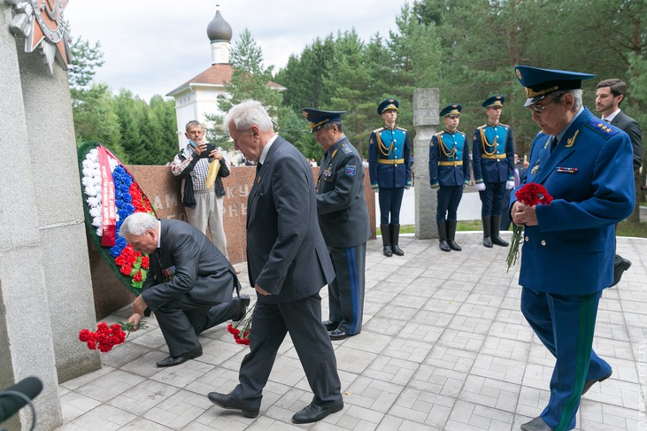 Якутяне почтили память земляков, павших подо Ржевом - Национальный акцент