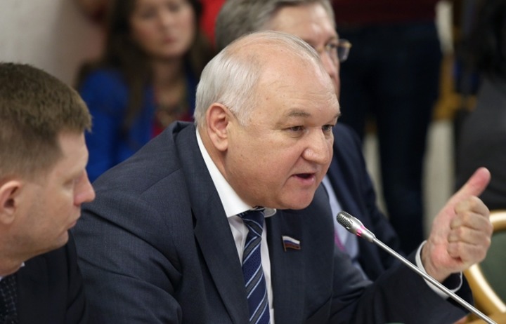 Фракция "ЕР" утвердила кандидатуру Гильмутдинова на пост главы Комитета по делам национальностей